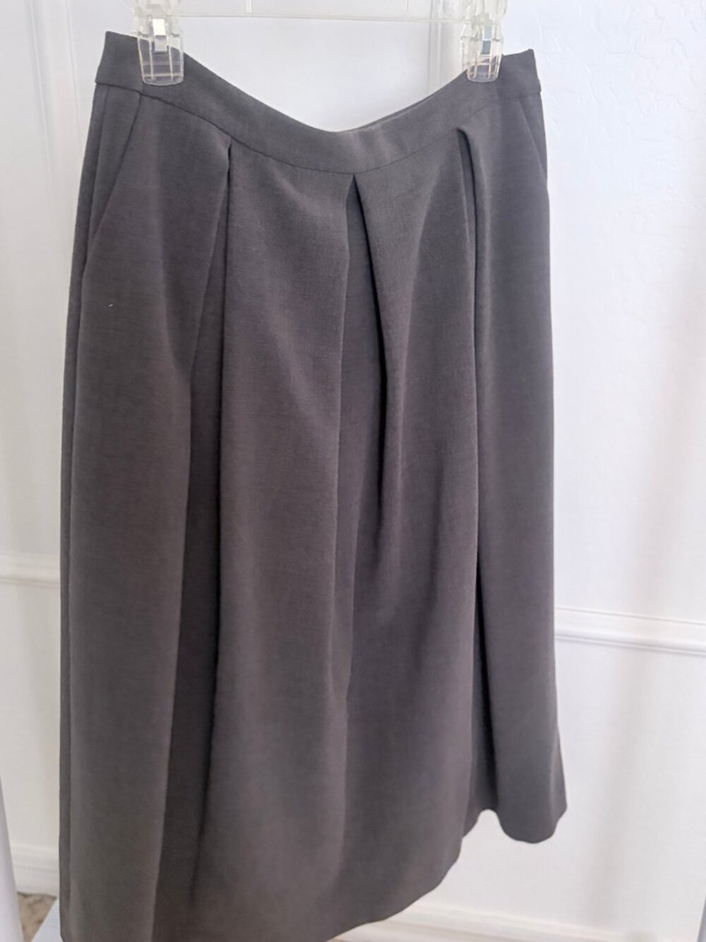 Chelsea 28 Gray Pleated Midi Skirt - Size S